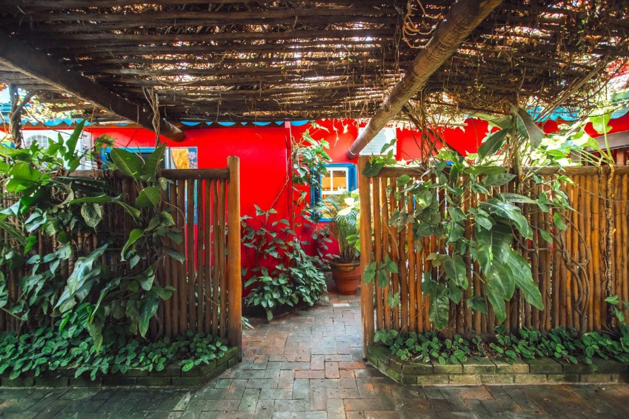Hotel Pousada Dos Hibiscos Ильябела Экстерьер фото
