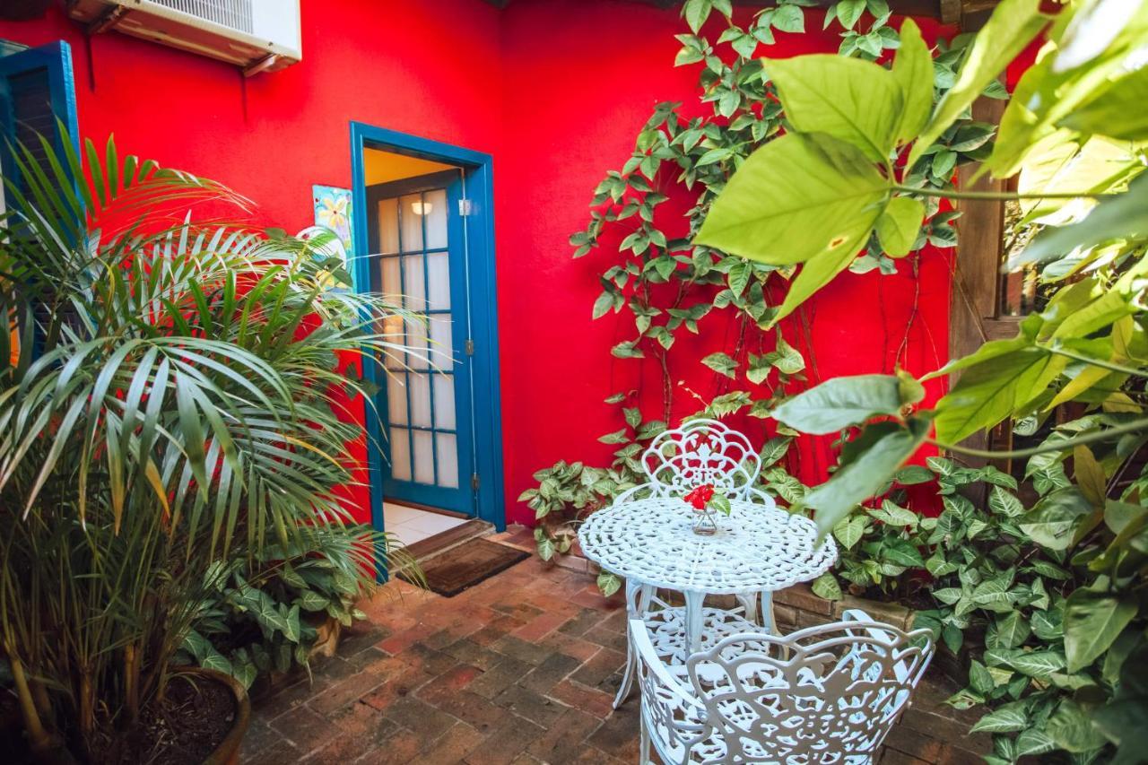 Hotel Pousada Dos Hibiscos Ильябела Экстерьер фото